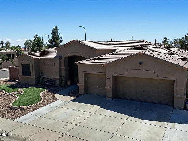 6690 S Eucalyptus Place photo 3