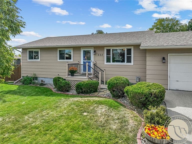 332 Caravan Ave photo 2