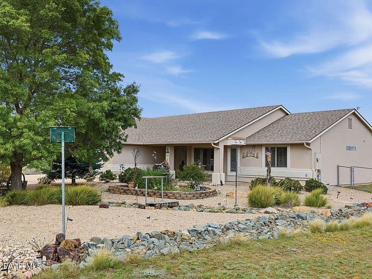 7520 E Joshua Ranch Rd photo 3
