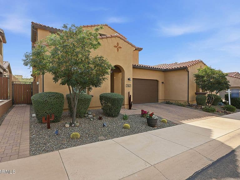 7467 E CASITAS DEL RIO Drive photo 4