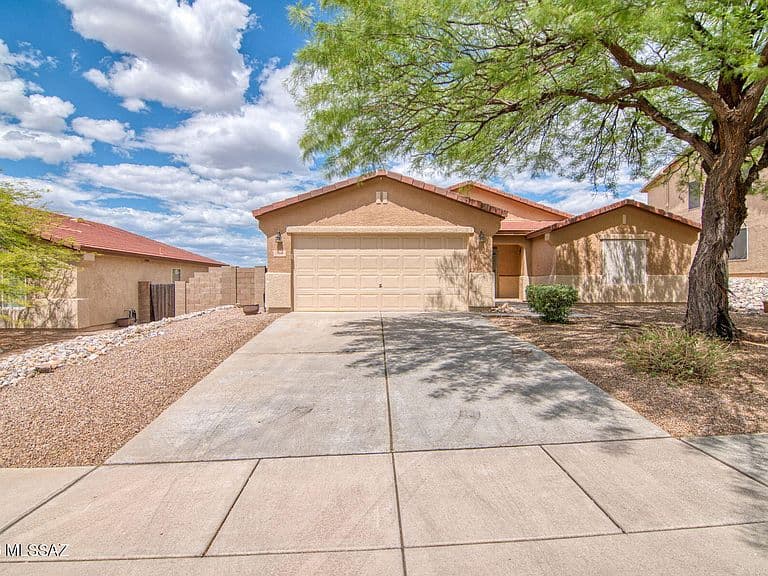 535 E Sterling Canyon Dr photo 1