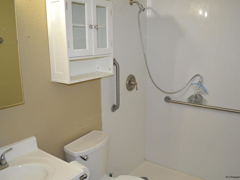 1205 Ashford Dr photo 5