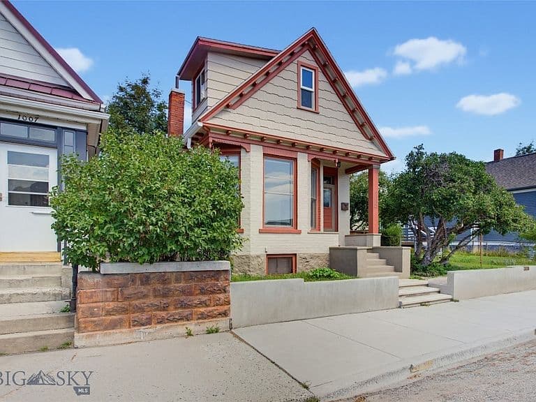 1005 W Park St photo 1