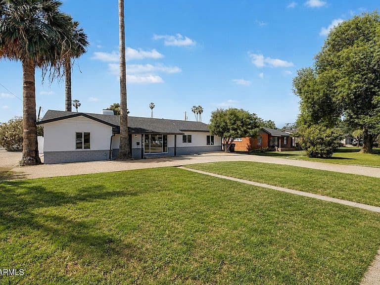 1147 E FLYNN Lane photo 2
