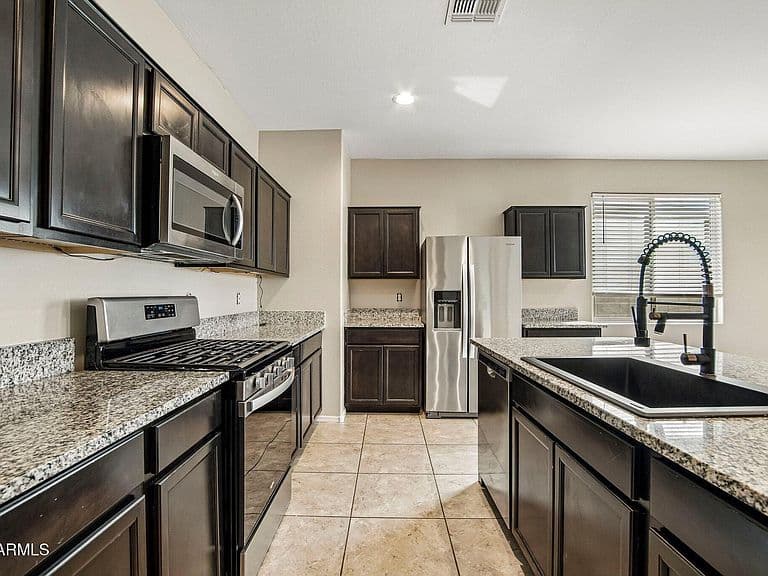 30943 W MULBERRY Drive photo 5