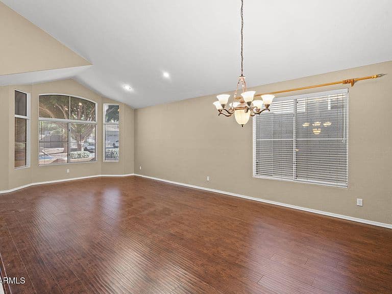 908 E MOUNTAIN SAGE Drive photo 5