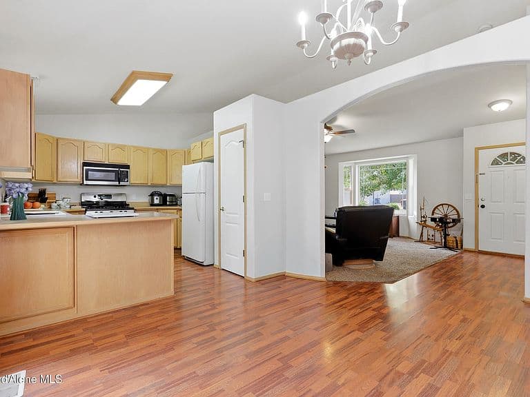1053 W Heron Ave photo 1