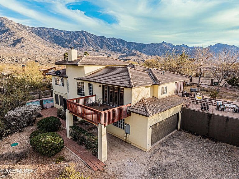 15850 N Razorback Ridge Trl photo 2