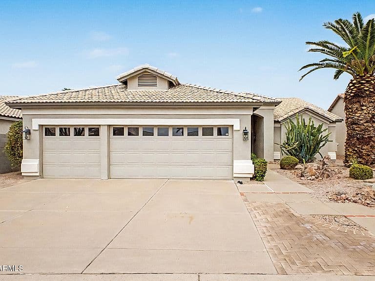 9222 E NACOMA Drive photo 1