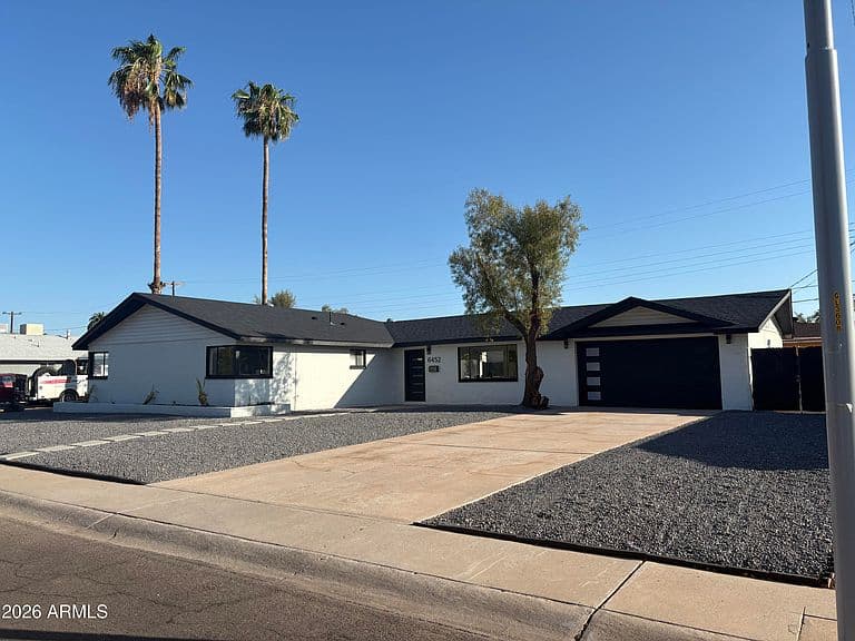 6452 W READE Avenue photo 4