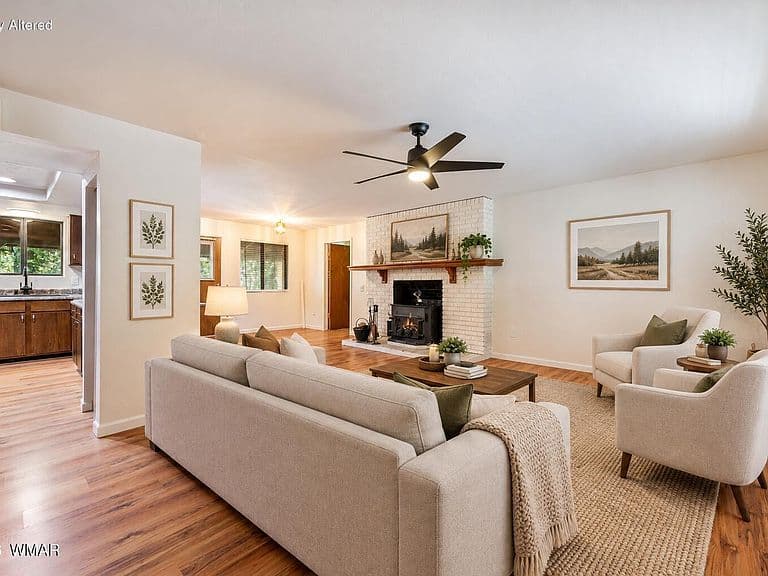 1438 Hill Dr photo 3