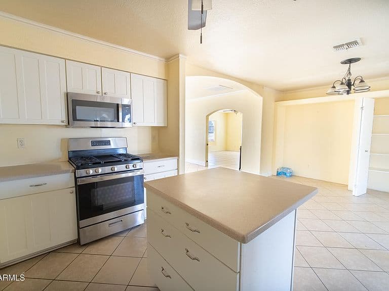 116 E SAGUARO Street photo 5