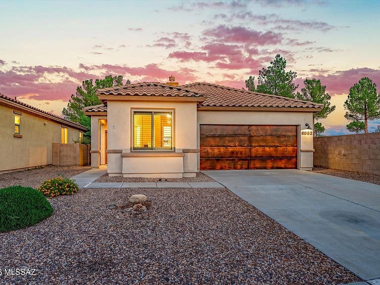 8552 N Western Juniper Ter photo 2