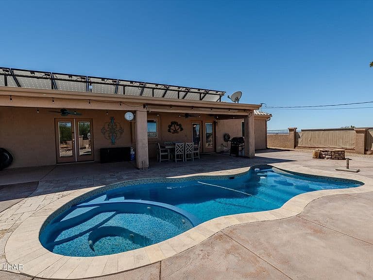 2655 Palisades Dr photo 2