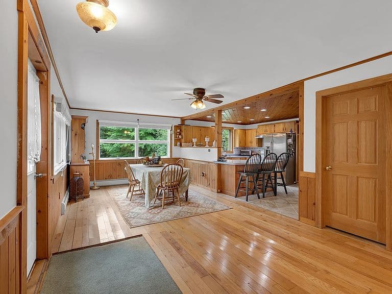 2679 Healdville Road photo 3