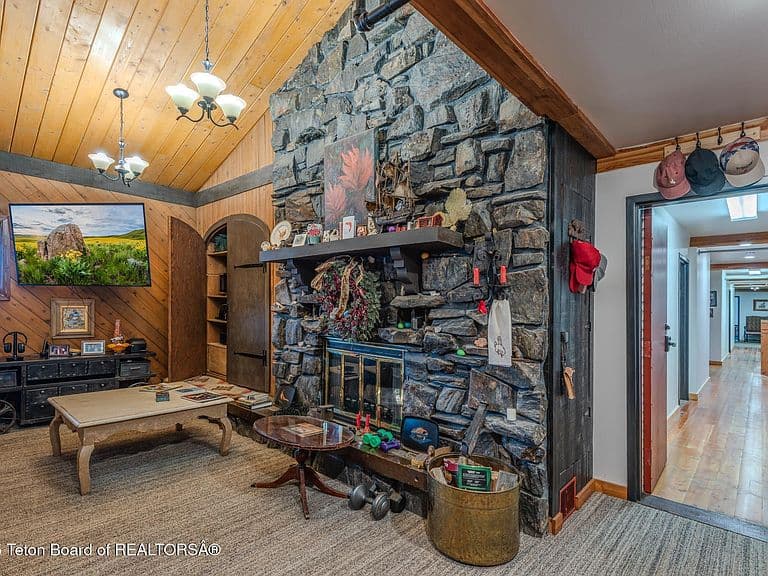 117 W. Pine Street photo 3