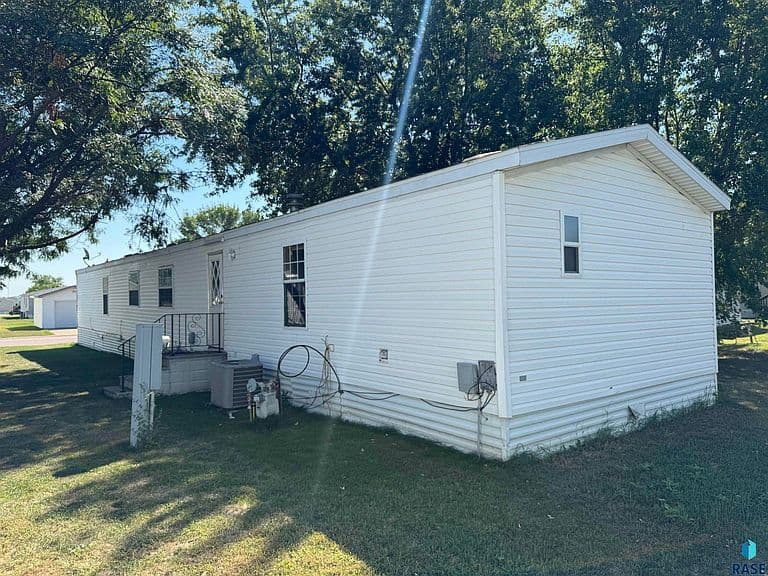 6011 S Canterbury Pl photo 2