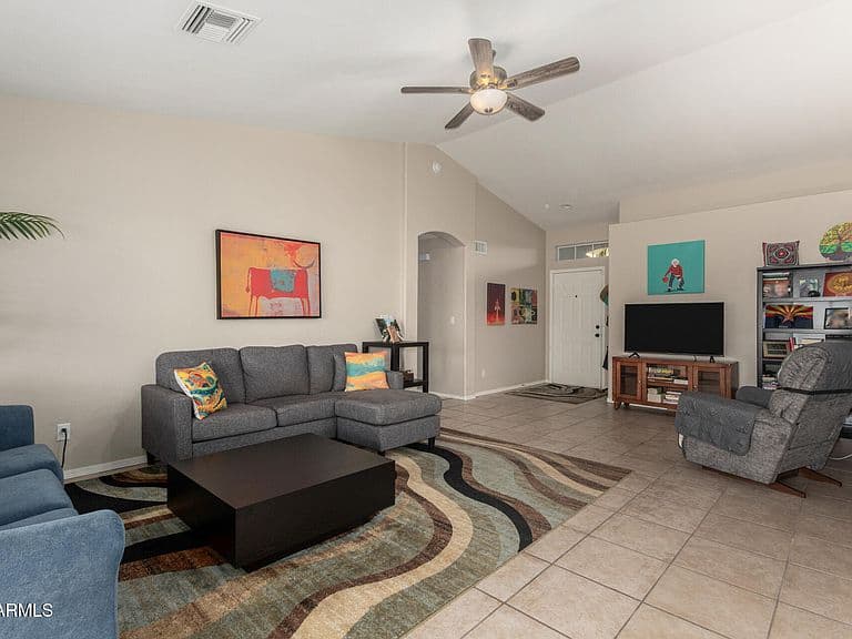 1298 E Brenda Dr photo 4