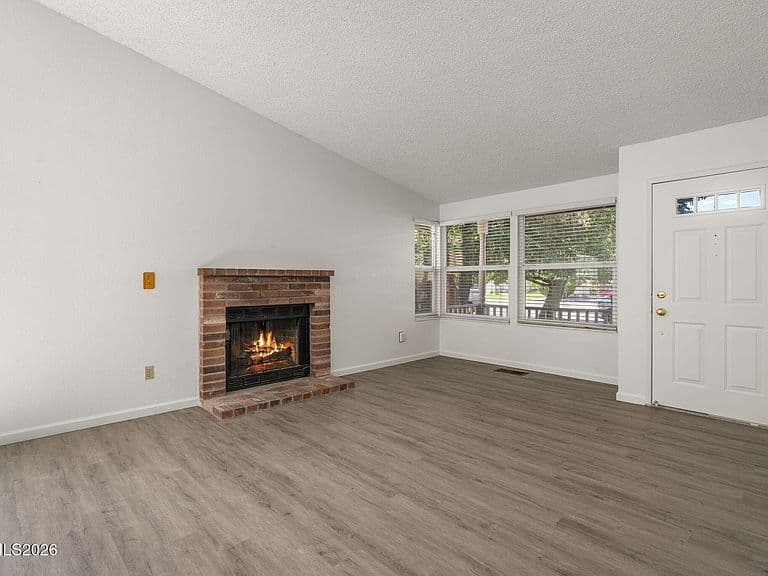 1229 Flora Glen Dr photo 4