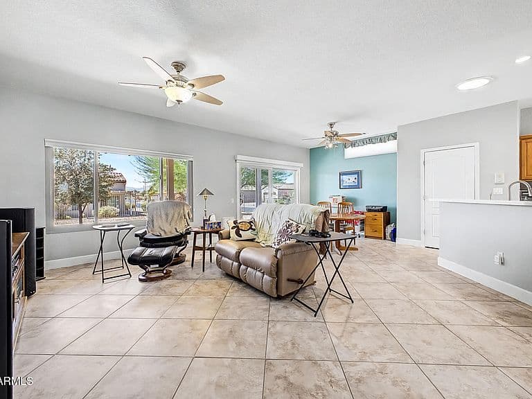 16039 W INDIGO Lane photo 3
