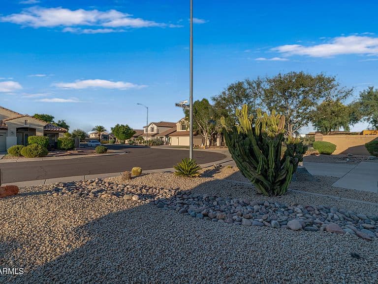 7909 W MARY ANN Drive photo 5
