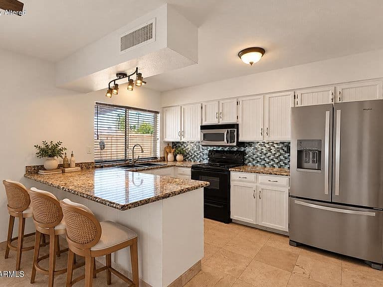 3041 S DATE Street photo 4