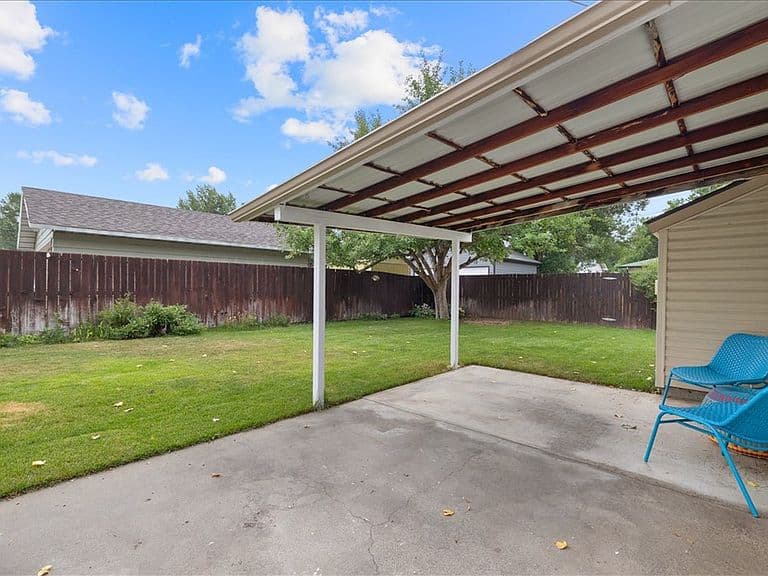 4542 Ryan Ave photo 4