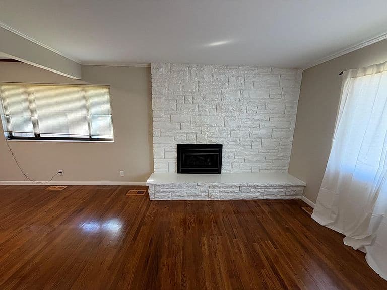 1659 Monte Vista Dr photo 4