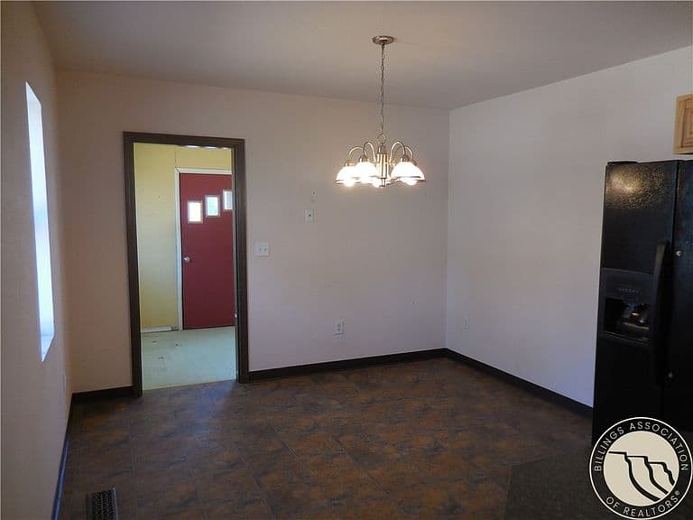 124 Lincoln Ave NW photo 3