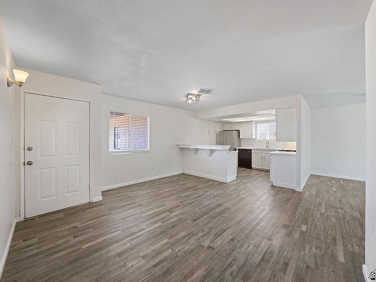 2673 S Mary Ave photo 3