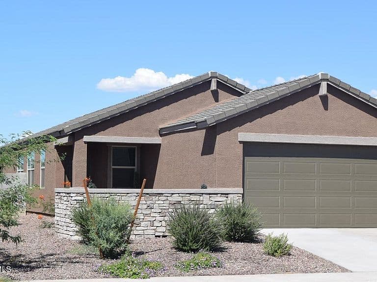 3722 E HAFLINGER Road photo 1