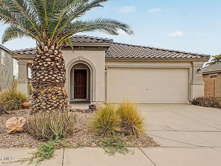 25535 W BURGESS Lane photo 1