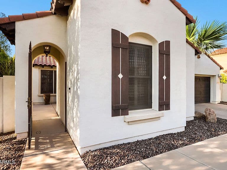 2178 E WISTERIA Drive photo 3