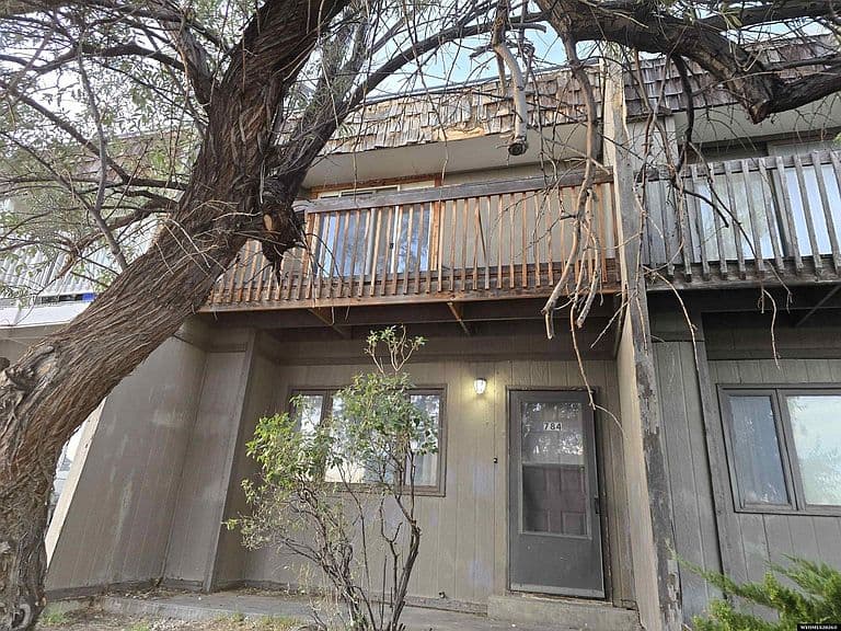 784 Badger Ln photo 2