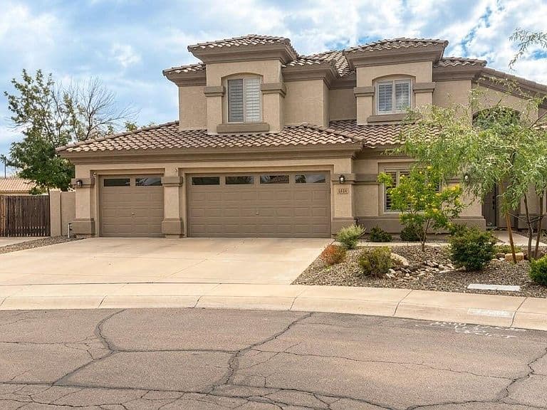 1343 E IVANHOE Street photo 1