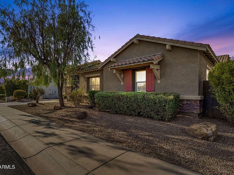 3066 E Kingbird Drive photo 2