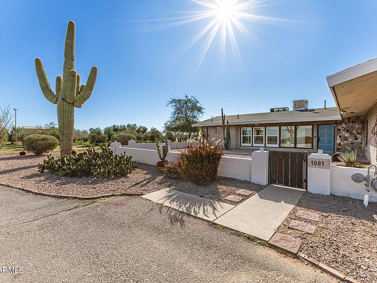 1081 W DANA Avenue photo 1