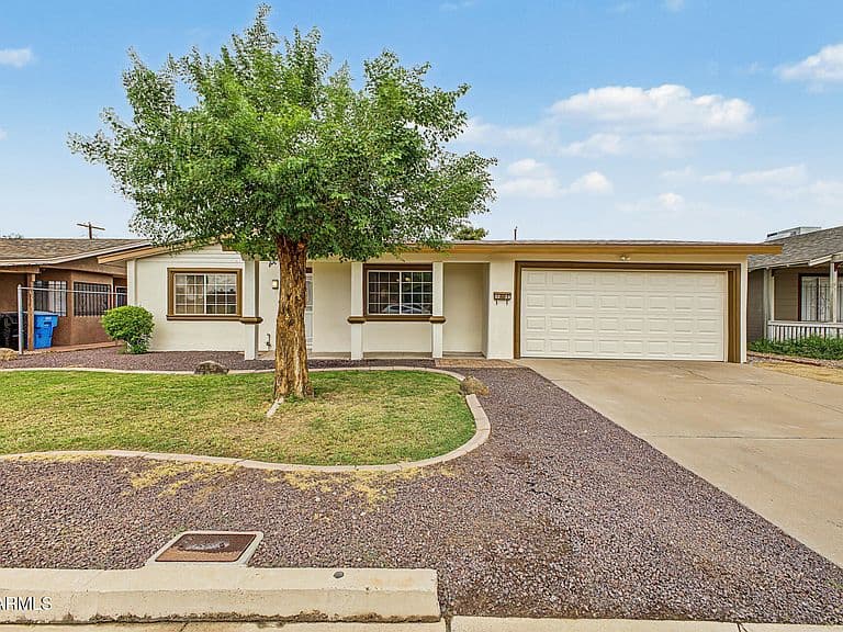 5214 W LEWIS Avenue photo 1
