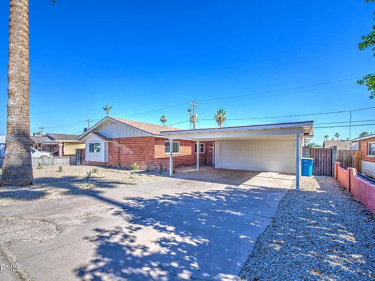 3823 W ROSE Lane photo 4