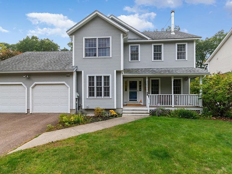 72 Grey Meadow Drive photo 1