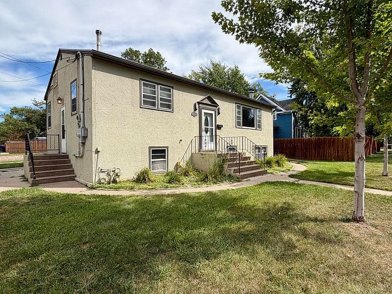 257 9th St SE photo 1