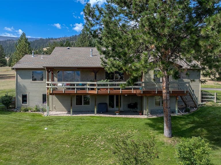 15940 Highland Dr photo 3