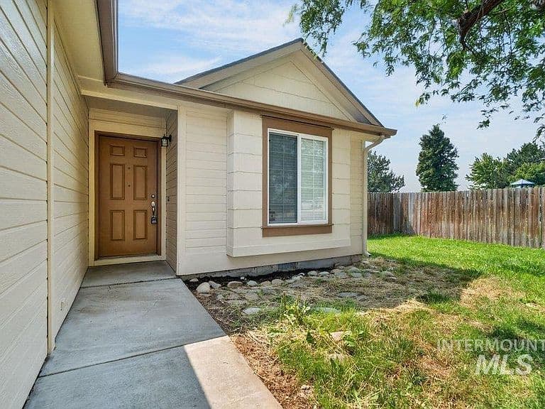 1521 W Kesler Dr photo 2