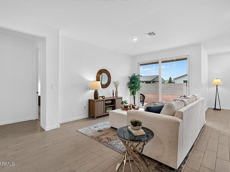 35250 W MERCED Street photo 5