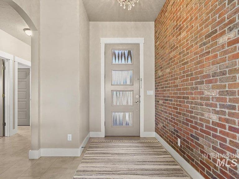 1058 E Radiant Ridge Dr photo 2