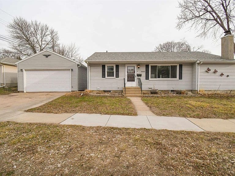 2200 W 28th St photo 2