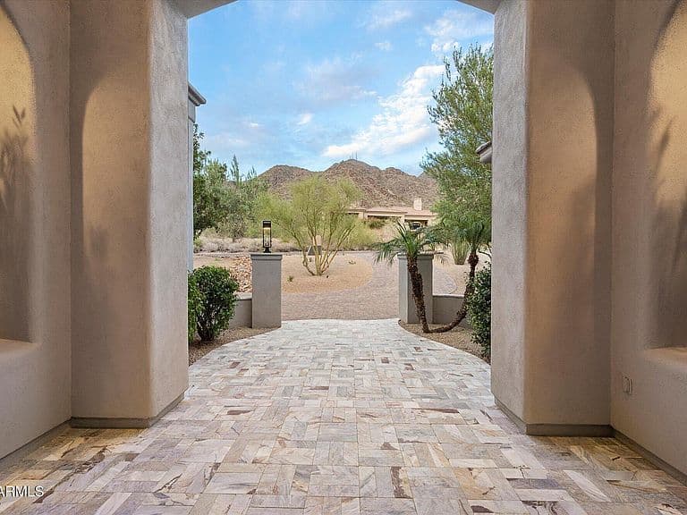 11429 E LE MARCHE Drive photo 4