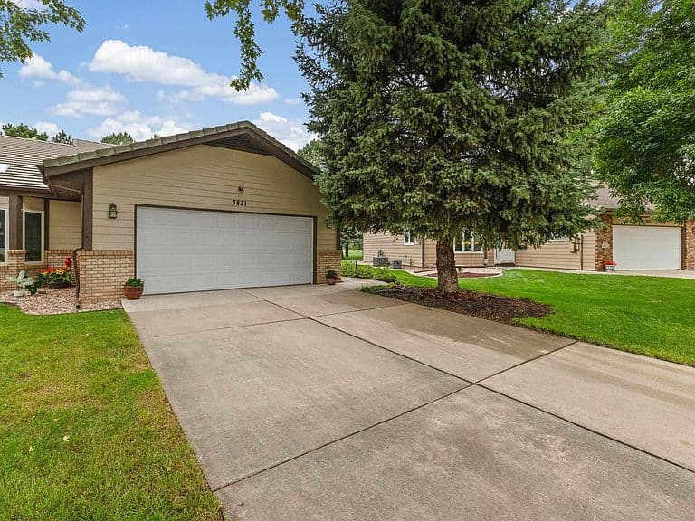 3831 Back 9 Dr photo 2