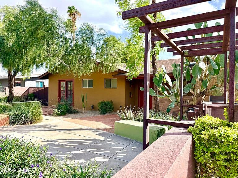 507 E SOLANA Drive photo 2