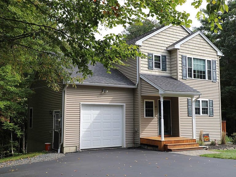37 Poplar Lane photo 2